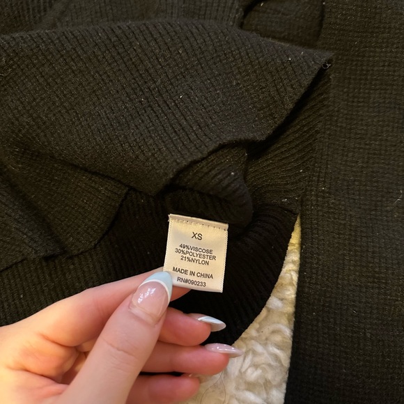 PacSun Cropped Long Sleeve Sweaters - Picture 5 of 5